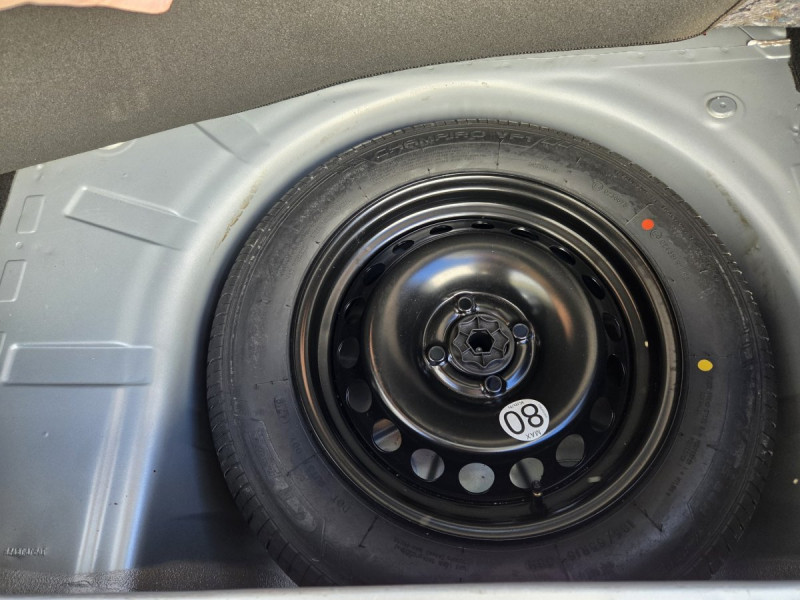 Photo 16 de l'offre de Dacia Sandero (2) Stepway TCe 90 -20 à 12490€ chez Carlyss automobiles Vitré