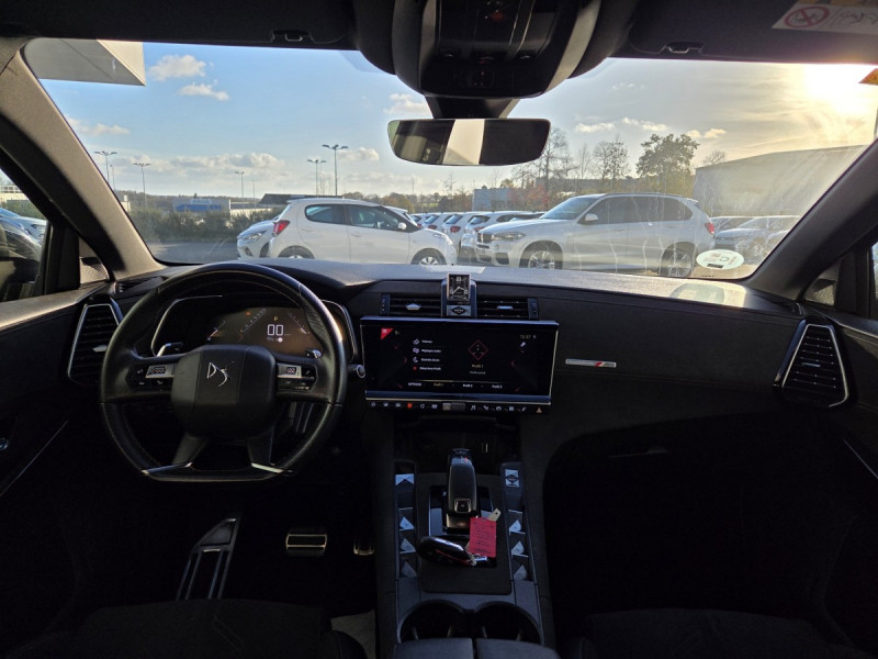 Photo 8 de l'offre de DS DS 7 Crossback BlueHDi 180 Automatique PERFORM Line à 23490€ chez Carlyss automobiles Vitré