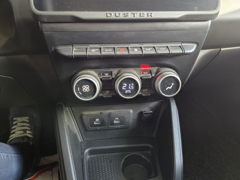 Photo 15 de l'offre de DACIA Duster (2) Journey TCe 150 EDC 4x2 à 21490€ chez Carlyss automobiles Vitré