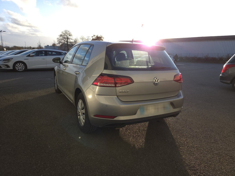 Photo 4 de l'offre de VOLKSWAGEN Golf (7) 1.0 TSI 115 BVM6 Trendline Business BMT à 15490€ chez Carlyss automobiles Vitré