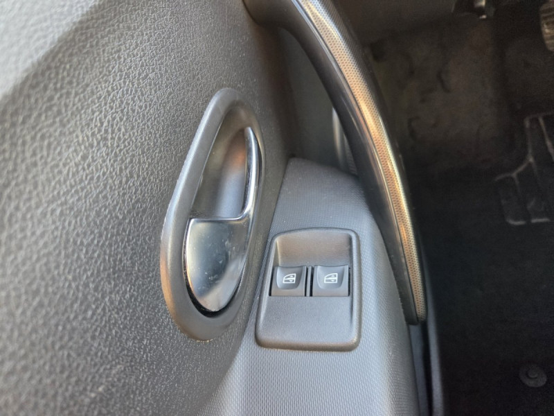 Photo 14 de l'offre de Dacia Sandero (2) Stepway TCe 90 -20 à 12490€ chez Carlyss automobiles Vitré