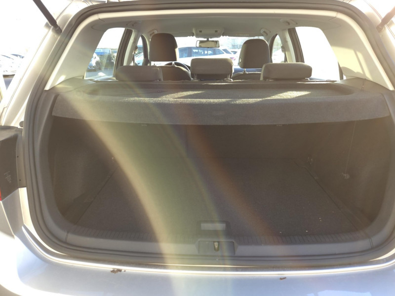 Photo 8 de l'offre de VOLKSWAGEN Golf (7) 1.0 TSI 115 BVM6 Trendline Business BMT à 15490€ chez Carlyss automobiles Vitré