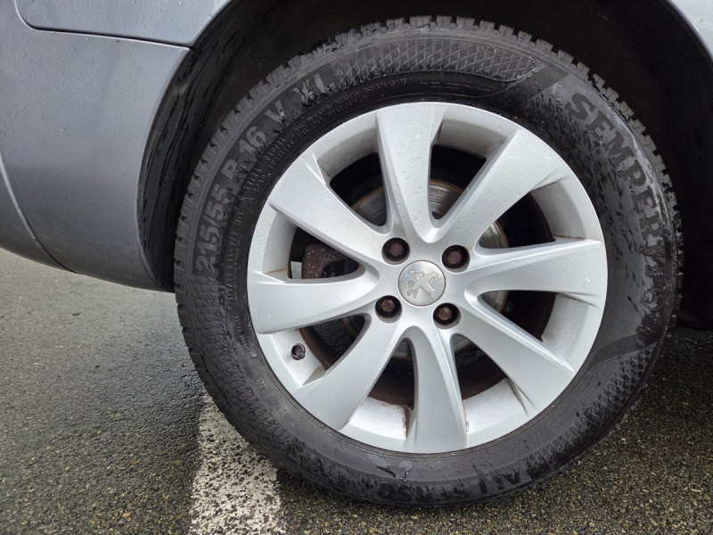 Photo 5 de l'offre de Peugeot Partner Tepee (2) 1.6 BlueHDi 120 S&S Outdoor à 12790€ chez Carlyss automobiles Vitré