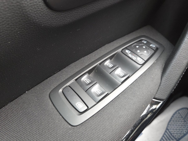 Photo 19 de l'offre de RENAULT Kadjar Business Blue dCi 115 EDC - 21 à 14790€ chez Carlyss automobiles Vitré