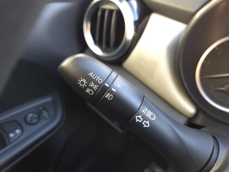 Photo 17 de l'offre de Nissan Micra (5) IG-T 90 Business Edition à 10790€ chez Carlyss automobiles Vitré