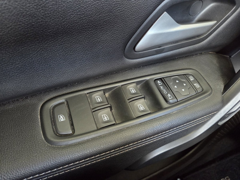 Photo 20 de l'offre de DACIA Duster (2) Journey TCe 150 EDC 4x2 à 21490€ chez Carlyss automobiles Vitré