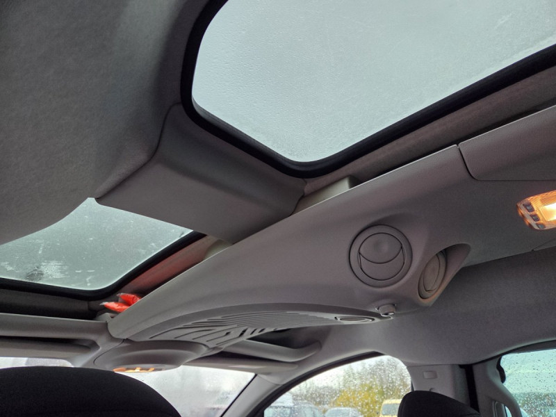 Photo 18 de l'offre de Peugeot Partner Tepee (2) 1.6 BlueHDi 120 S&S Outdoor à 12790€ chez Carlyss automobiles Vitré