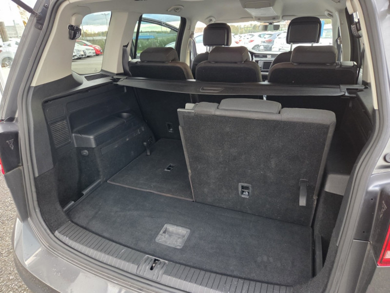 Photo 23 de l'offre de Volkswagen Touran (3) 1.6 TDI 115 DSG7 Confortline Bu BMT 7 pl à 14790€ chez Carlyss automobiles Vitré