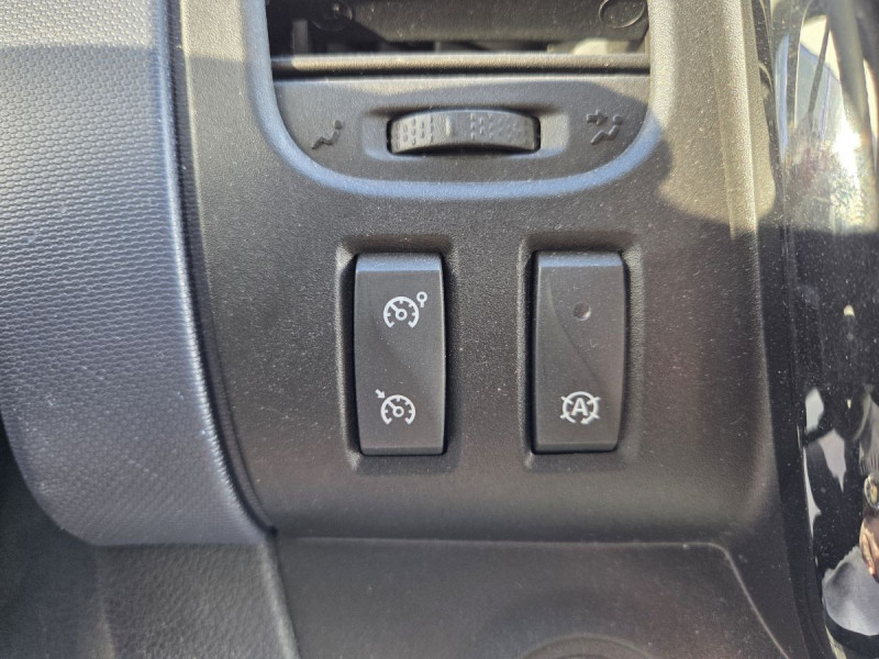 Photo 15 de l'offre de Opel Vivaro (2) 1.6 CDTI 125 ECO S/S 2.9 L2H1 PACK CLIM+ à 15990€ chez Carlyss automobiles Vitré