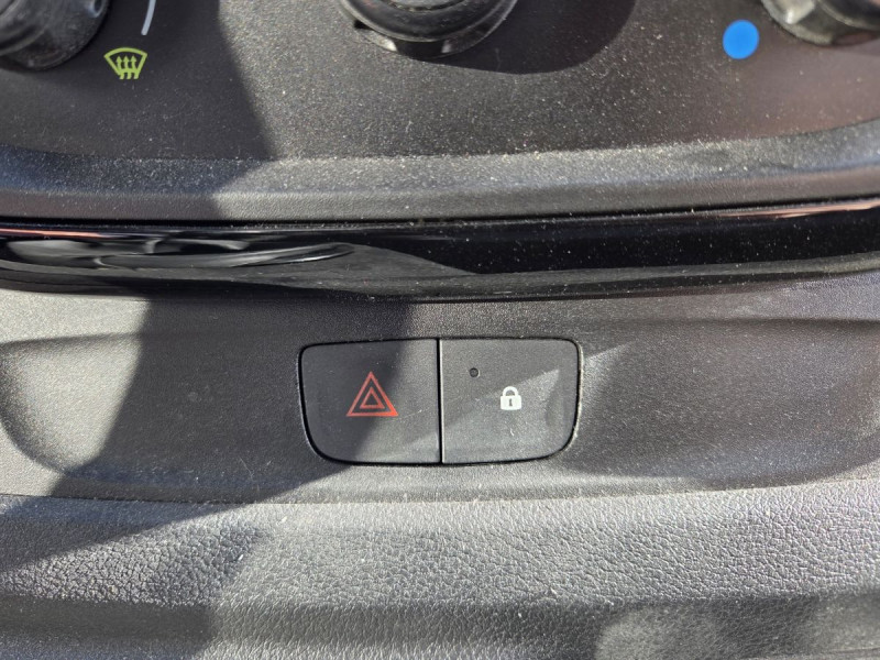 Photo 17 de l'offre de Opel Vivaro (2) 1.6 CDTI 125 ECO S/S 2.9 L2H1 PACK CLIM+ à 15990€ chez Carlyss automobiles Vitré