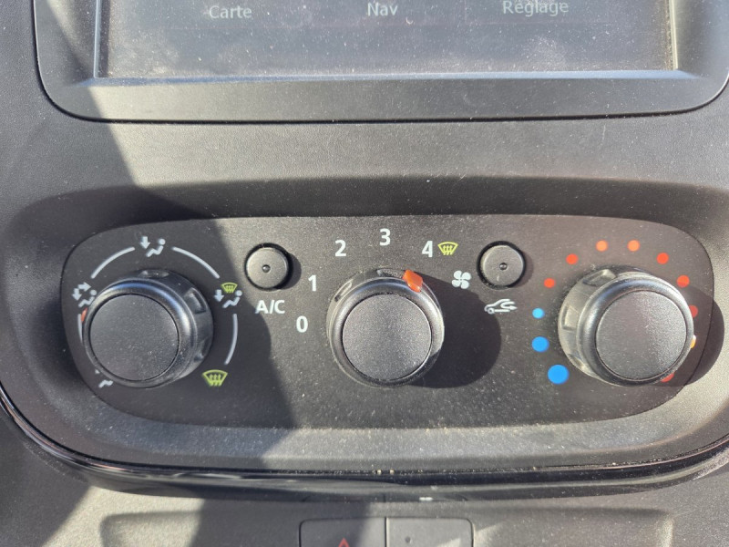 Photo 14 de l'offre de Opel Vivaro (2) 1.6 CDTI 125 ECO S/S 2.9 L2H1 PACK CLIM+ à 15990€ chez Carlyss automobiles Vitré