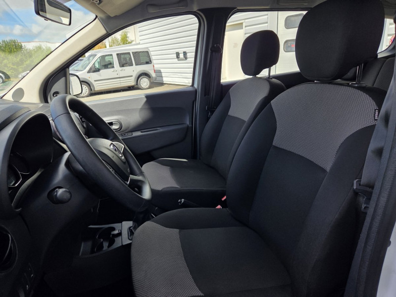 Photo 6 de l'offre de Dacia Lodgy 7 Places Essentiel Blue dCi 95 à 13990€ chez Carlyss automobiles Vitré
