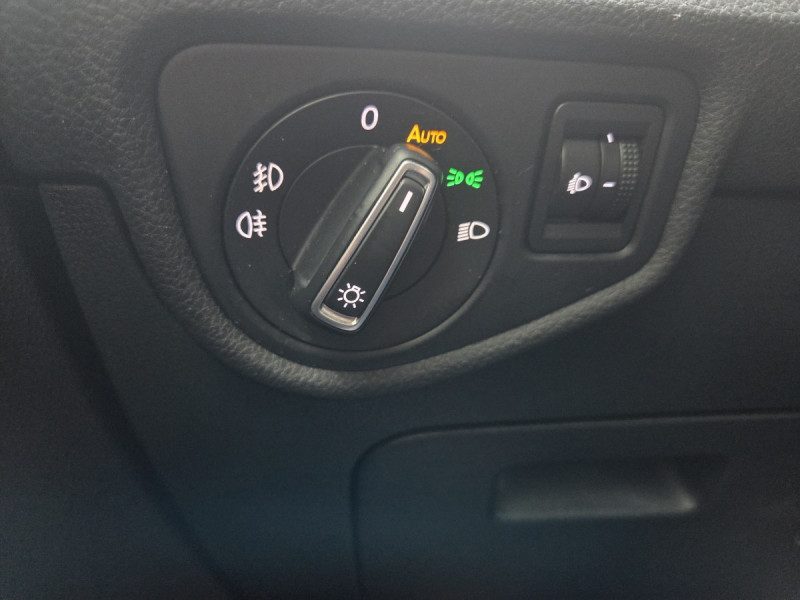 Photo 21 de l'offre de Volkswagen Touran (3) 1.6 TDI 115 DSG7 Confortline Bu BMT 7 pl à 14790€ chez Carlyss automobiles Vitré