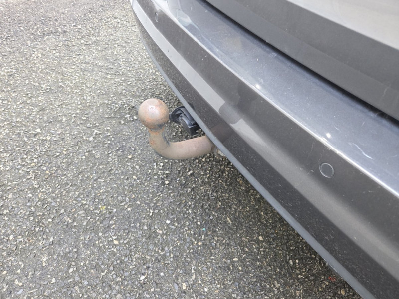 Photo 7 de l'offre de Volkswagen Touran (3) 1.6 TDI 115 DSG7 Confortline Bu BMT 7 pl à 14790€ chez Carlyss automobiles Vitré