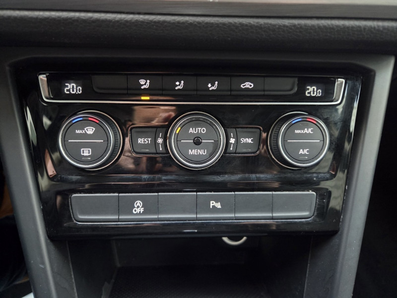Photo 17 de l'offre de Volkswagen Touran (3) 1.6 TDI 115 DSG7 Confortline Bu BMT 7 pl à 14790€ chez Carlyss automobiles Vitré