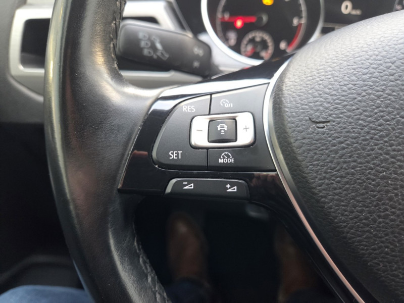 Photo 19 de l'offre de Volkswagen Touran (3) 1.6 TDI 115 DSG7 Confortline Bu BMT 7 pl à 14790€ chez Carlyss automobiles Vitré