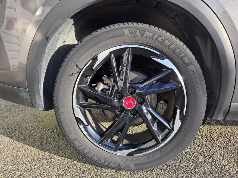 Photo 5 de l'offre de DS DS 7 Crossback BlueHDi 180 Automatique PERFORM Line à 23490€ chez Carlyss automobiles Vitré