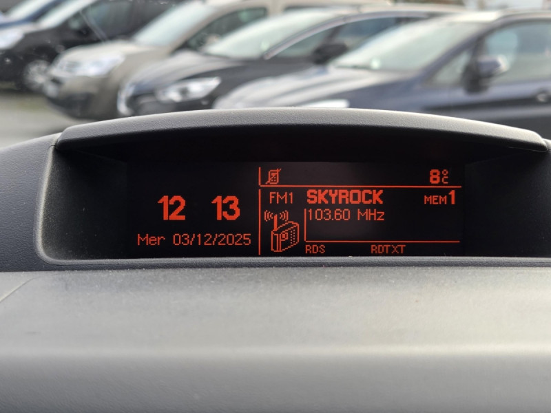 Photo 9 de l'offre de Citroën Berlingo Multispace (2) BlueHDi 100 BVM Feel à 10790€ chez Carlyss automobiles Vitré