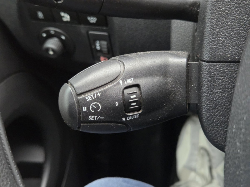 Photo 16 de l'offre de Peugeot Partner Tepee (2) 1.6 BlueHDi 120 S&S Outdoor à 12790€ chez Carlyss automobiles Vitré