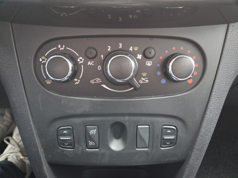 Photo 11 de l'offre de Dacia Sandero (2) Stepway Prestige TCe 90 à 9990€ chez Carlyss automobiles Vitré