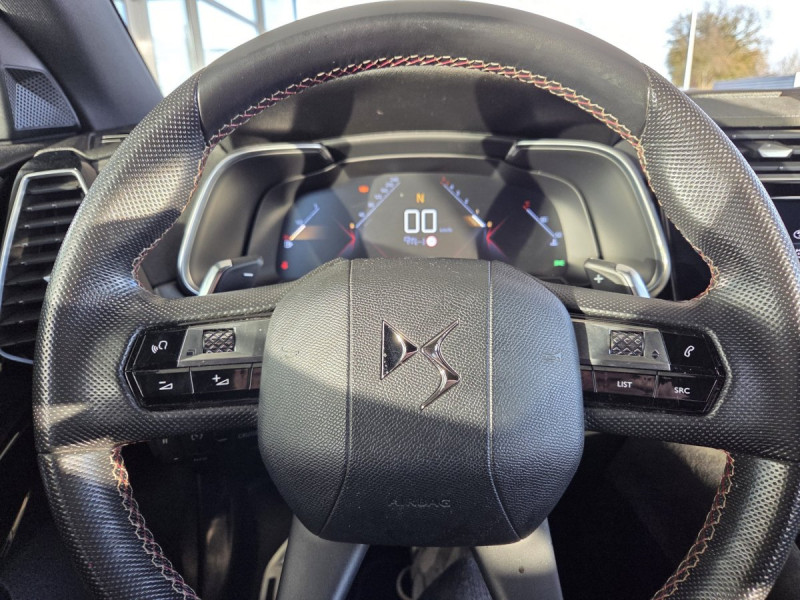 Photo 9 de l'offre de DS DS 7 Crossback BlueHDi 180 Automatique PERFORM Line à 23490€ chez Carlyss automobiles Vitré
