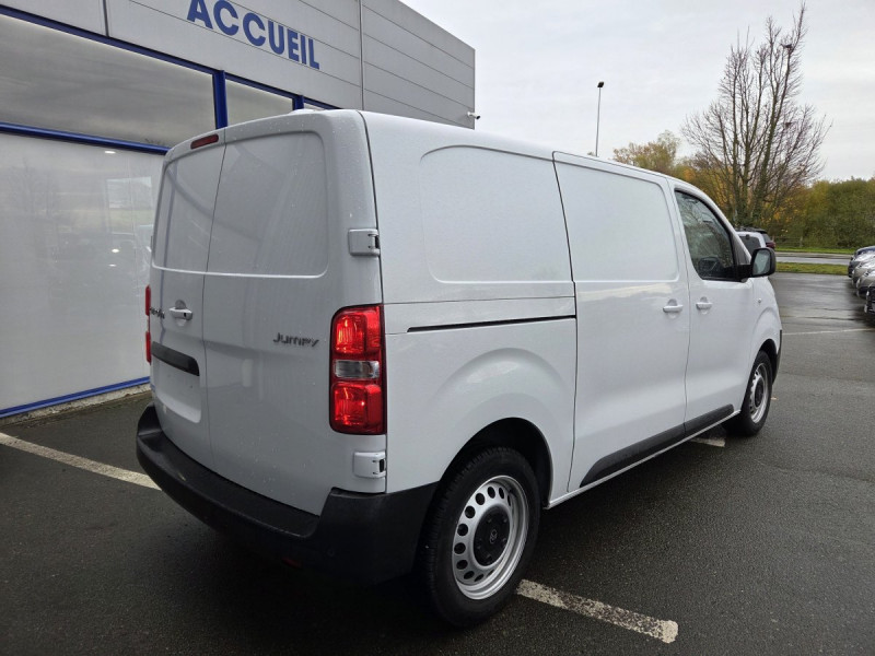 Photo 3 de l'offre de Citroën Jumpy (3) 22075 euros HT Taille M BHDi 145 EAT8 PACK PREM CONNECT à 26490€ chez Carlyss automobiles Vitré