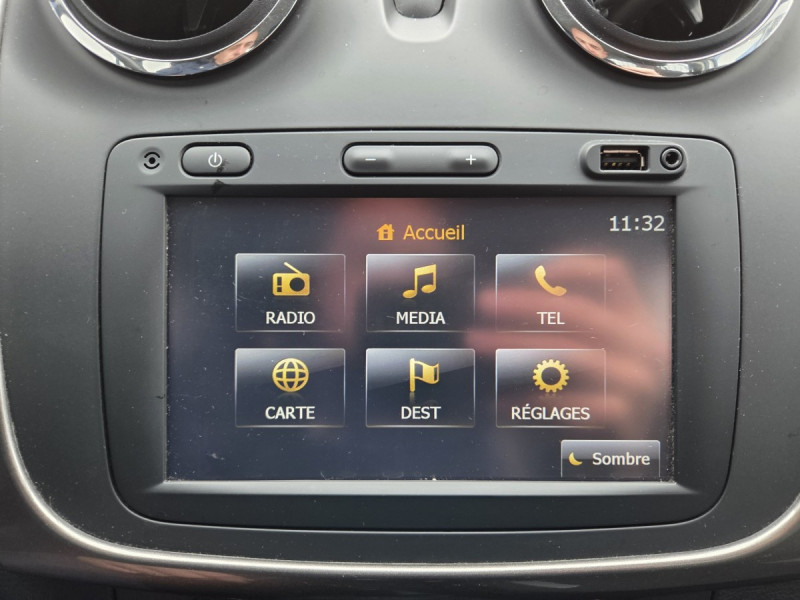 Photo 9 de l'offre de Dacia Sandero (2) Stepway Prestige TCe 90 à 9990€ chez Carlyss automobiles Vitré