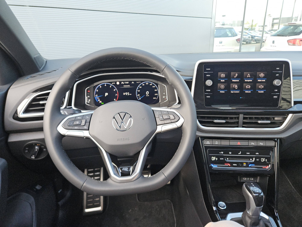 Acheter Volkswagen T-Roc T-Roc 1.5 TSI EVO 150 Start/Stop DSG7 R-Line 5p neuf dans les concessions du Groupe Faurie
