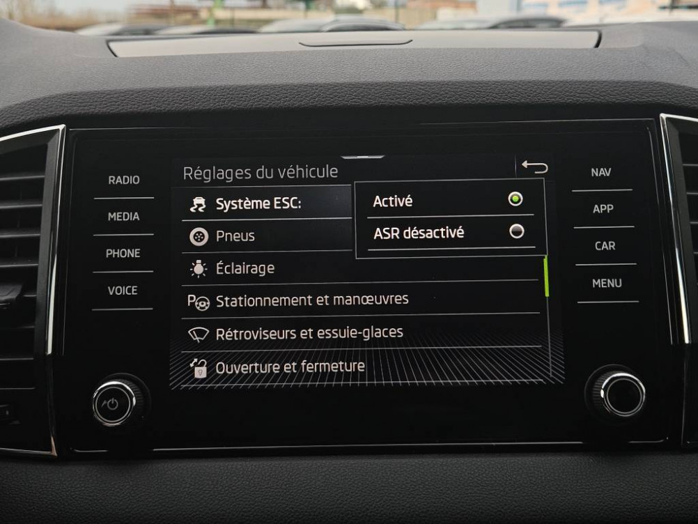 Acheter Skoda Karoq Karoq 2.0 TDI 116 ch SCR DSG7 Business 5p occasion dans les concessions du Groupe Faurie