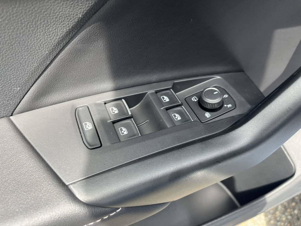 Acheter Volkswagen T-Cross T-Cross 1.0 TSI 116 Start/Stop DSG7 R-Line 5p occasion dans les concessions du Groupe Faurie