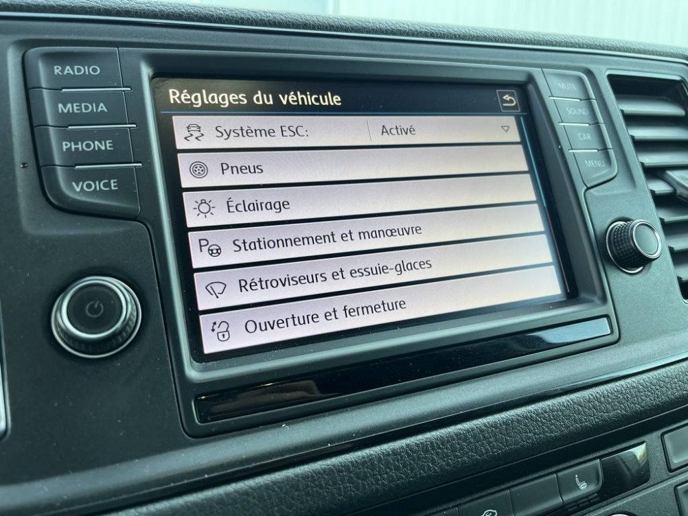Acheter Volkswagen Crafter CRAFTER VAN 35 L3H3 2.0 TDI 140 CH BUSINESS LINE 4p occasion dans les concessions du Groupe Faurie