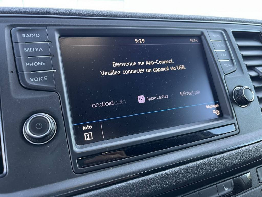 Acheter Volkswagen Crafter CRAFTER VAN 35 L3H3 2.0 TDI 140 CH BUSINESS LINE 4p occasion dans les concessions du Groupe Faurie