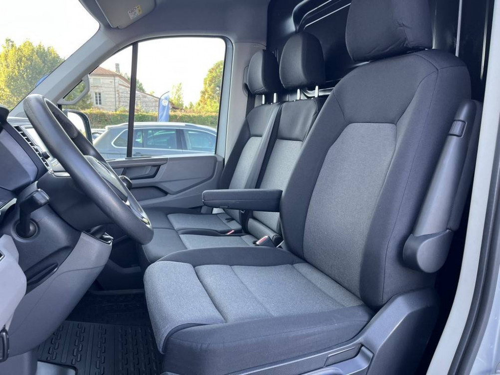 Acheter Volkswagen Crafter CRAFTER VAN 35 L3H3 2.0 TDI 140 CH BUSINESS LINE 4p occasion dans les concessions du Groupe Faurie
