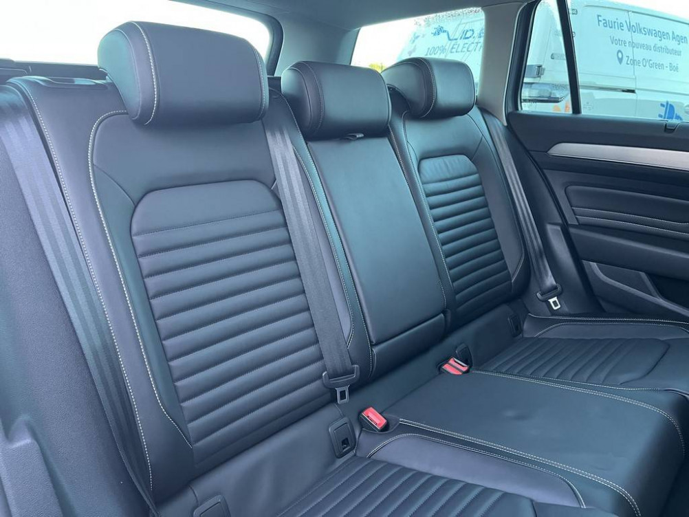 Acheter Volkswagen Passat Passat SW 2.0 TDI EVO SCR 200 DSG7 4Motion Lounge 5p occasion dans les concessions du Groupe Faurie