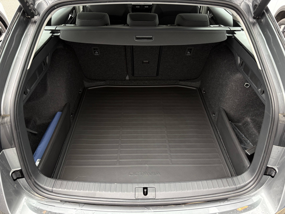 Acheter Skoda Octavia Octavia Combi 2.0 TDI 150 ch SCR DSG7 Selection 5p neuf dans les concessions du Groupe Faurie