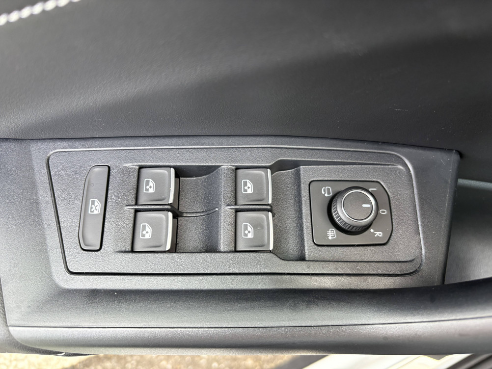 Acheter Volkswagen T-Roc T-Roc 2.0 TDI 150 Start/Stop DSG7 R-Line Edition 5p neuf dans les concessions du Groupe Faurie