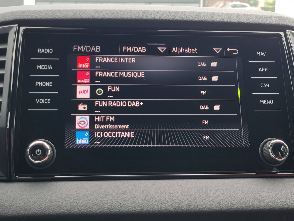 Acheter Skoda Karoq Karoq 1.5 TSI Evo 2 150 ch ACT DSG7 Sportline 5p neuf dans les concessions du Groupe Faurie