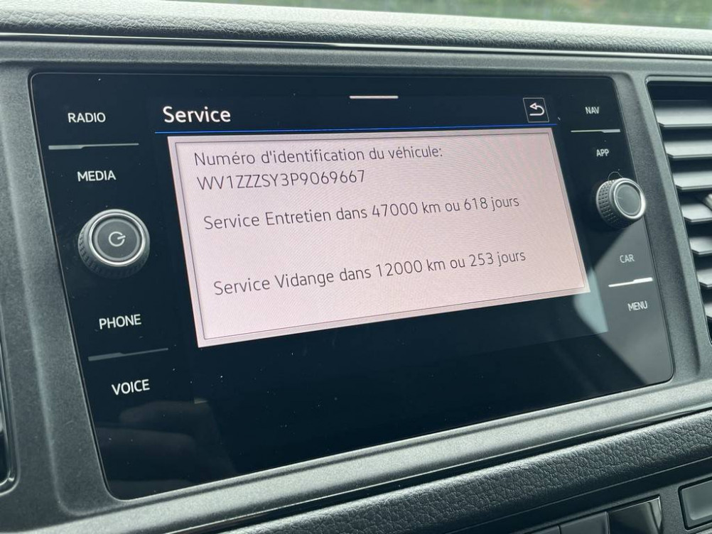 Acheter Volkswagen Crafter CRAFTER VAN 35 L3H3 2.0 TDI 140 CH BVA BUSINESS 4p occasion dans les concessions du Groupe Faurie