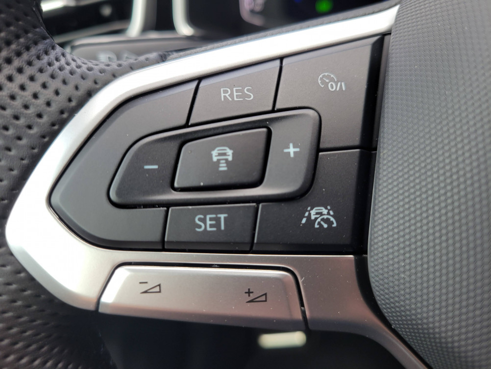 Acheter Volkswagen T-Roc T-Roc Cabriolet 1.5 TSI EVO2 150 Start/Stop DSG7 R-Line 2p neuf dans les concessions du Groupe Faurie