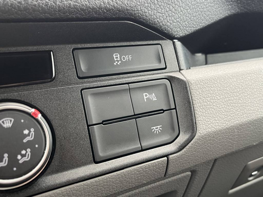 Acheter Volkswagen Crafter CRAFTER VAN 35 L3H3 2.0 TDI 140 CH BVA BUSINESS 4p occasion dans les concessions du Groupe Faurie