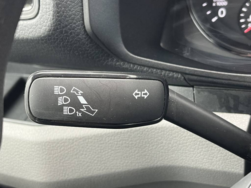 Acheter Volkswagen Crafter CRAFTER VAN 35 L3H3 2.0 TDI 140 CH BVA BUSINESS 4p occasion dans les concessions du Groupe Faurie