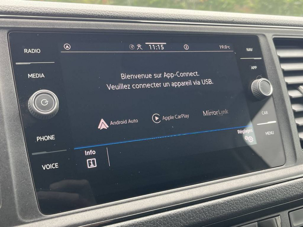 Acheter Volkswagen Crafter CRAFTER VAN 35 L3H3 2.0 TDI 140 CH BVA BUSINESS 4p occasion dans les concessions du Groupe Faurie