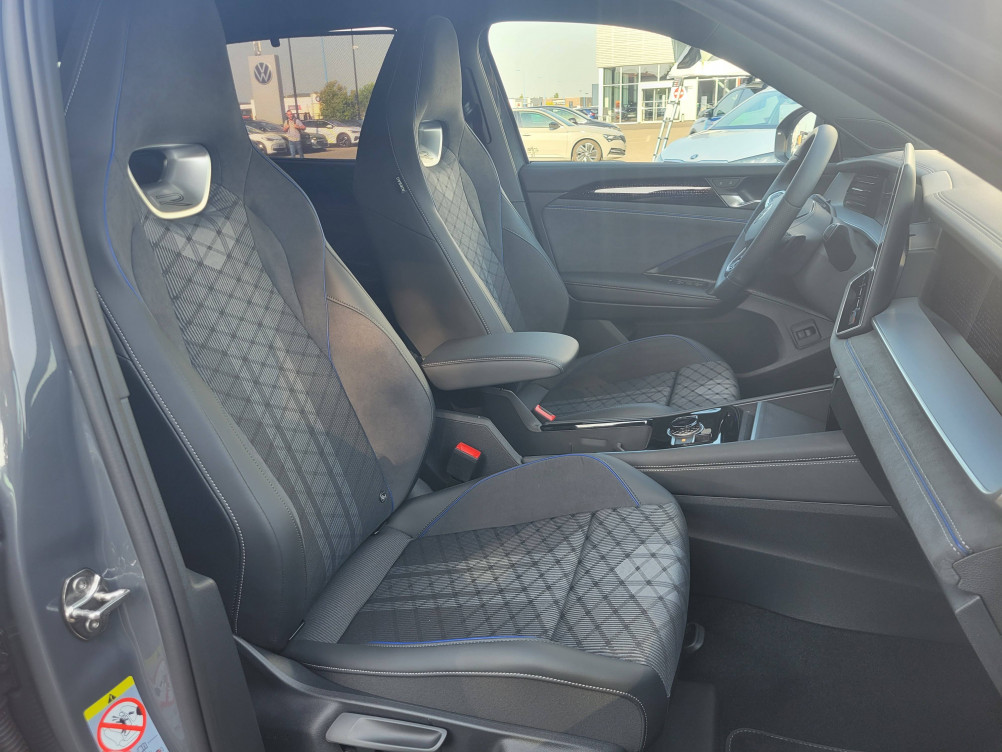 Acheter Volkswagen Tayron Tayron 1.5 eTSI 150ch DSG7 7pl R-Line Edition 5p neuf dans les concessions du Groupe Faurie