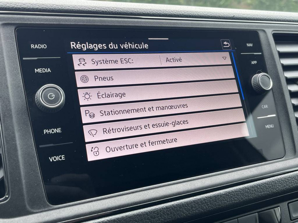 Acheter Volkswagen Crafter CRAFTER VAN 35 L3H3 2.0 TDI 140 CH BVA BUSINESS 4p occasion dans les concessions du Groupe Faurie