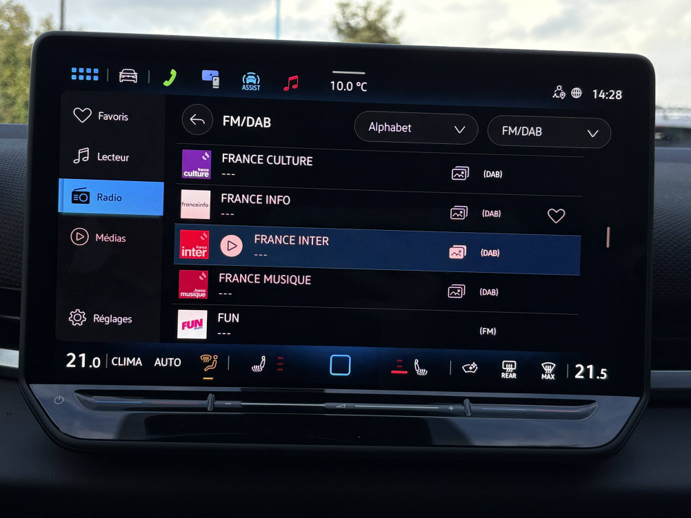 Acheter Volkswagen T-Roc T-Roc 1.5 eTSI EVO2 Hybrid 150 ch DSG7 R-Line 5p neuf dans les concessions du Groupe Faurie