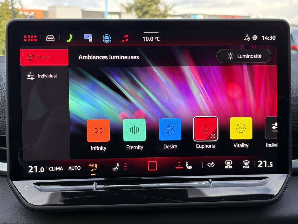 Acheter Volkswagen T-Roc T-Roc 1.5 eTSI EVO2 Hybrid 150 ch DSG7 R-Line 5p neuf dans les concessions du Groupe Faurie