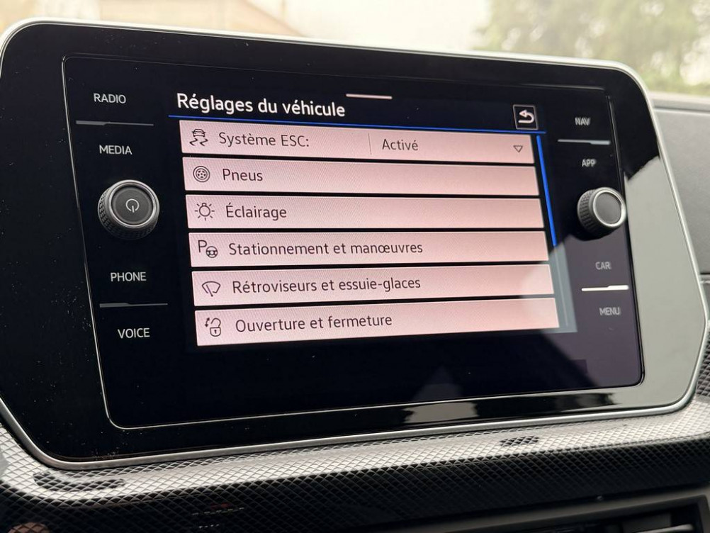 Acheter Volkswagen T-Cross T-Cross 1.0 TSI 116 Start/Stop DSG7 R-Line 5p occasion dans les concessions du Groupe Faurie