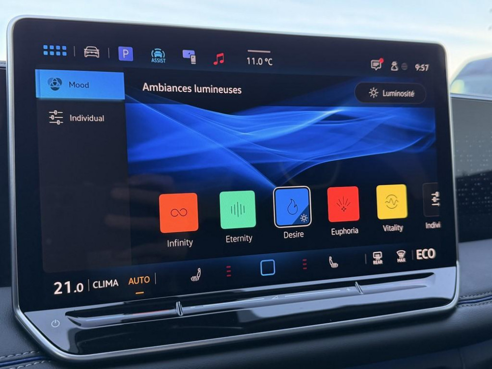 Acheter Volkswagen Tiguan Tiguan 1.5 eHybrid 204ch DSG6 R-Line Edition 5p occasion dans les concessions du Groupe Faurie