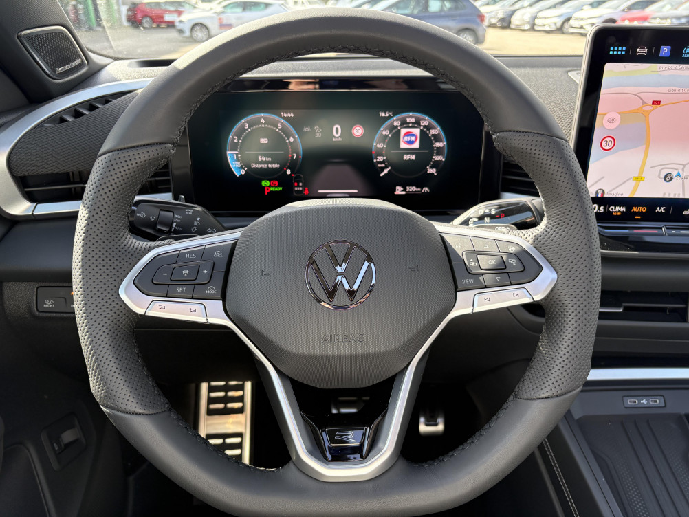 Acheter Volkswagen T-Roc T-Roc 1.5 eTSI EVO2 Hybrid 150 ch DSG7 R-Line 5p neuf dans les concessions du Groupe Faurie