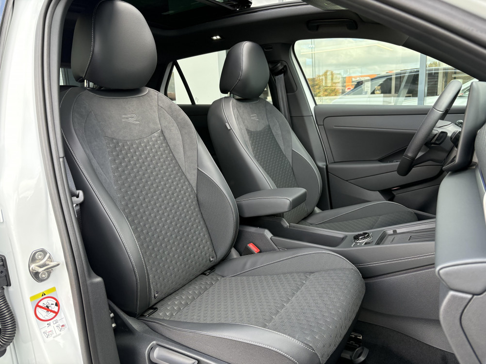 Acheter Volkswagen T-Roc T-Roc 1.5 eTSI EVO2 Hybrid 150 ch DSG7 R-Line 5p neuf dans les concessions du Groupe Faurie